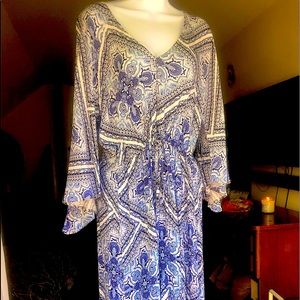 Sz L SCOOP NYC gorgeous floaty long in back shorter in front.